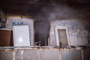 У Києві пожежа заблокувала жителів 9-поверхівки
