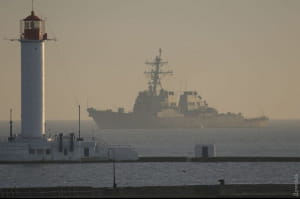 Ракетний есмінець USS Donald Cook