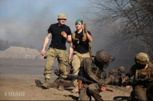 Морпіхи долають смугу перешкод