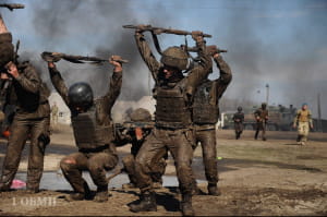 Морпіхи долають смугу перешкод