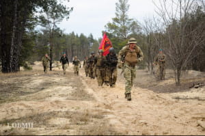 Морпіхи долають смугу перешкод