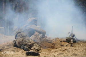 Морпіхи долають смугу перешкод