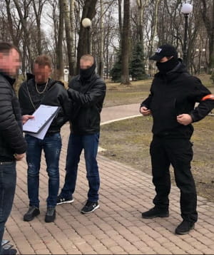 Затримання хабарника