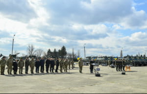 Порошенко передает военную технику ВСУ