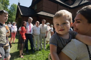 Петр Порошенко посетил традиционный гуцульский фестиваль "Полонинское лето"