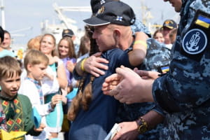 Повернення українських моряків додому