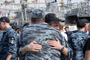 Повернення українських моряків додому