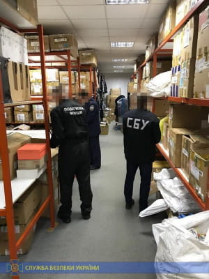 Конфіскація контрабандного одягу