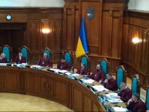 Заседание КСУ относительно увольнения главы КГГА