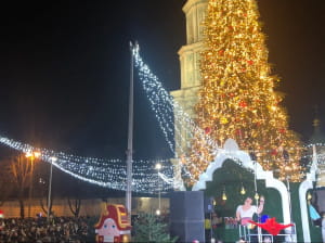 У Києві засяяла головна ялинка країни
