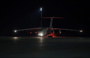 Самолет с тестами на коронавирус