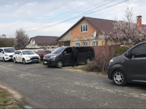 Авто спецназовцев возле дома Чорновол