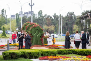 Виставка "Аліса в країні див"