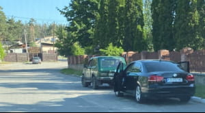 Невідомі автомобілі біля дому Порошенка