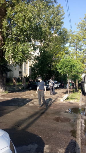 Правоохранители возле суда