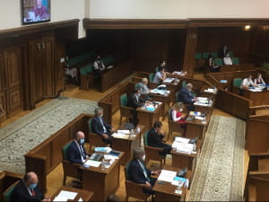 КСУ рассматривает закон о языке