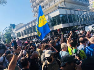 Второй день акции "Не трогай язык"