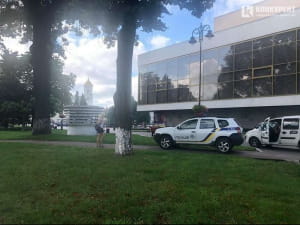 В Луцке неизвестный захватил автобус с заложниками