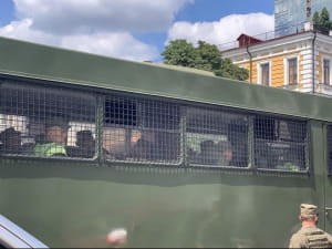 Біля бізнес-центру "Леонардо"