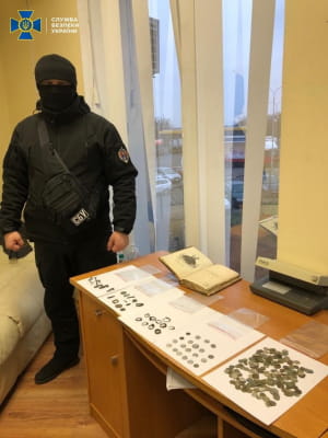 Из Украины пытались вывезти уникальное прижизненное издание "Кобзаря" Шевченко