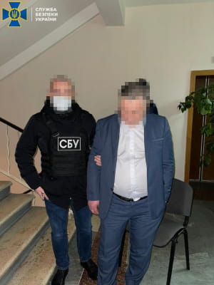 СБУ задержала на взятке директора Департамента здравоохранения Житомирской ОГА