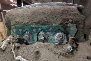 Раскопки церемониальной колесницы