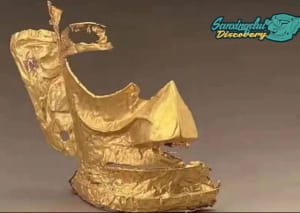 Древня золота маска