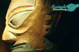 Древня золота маска