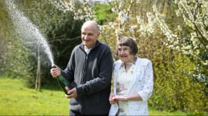 Деніс Фосітт та його дружина Енн