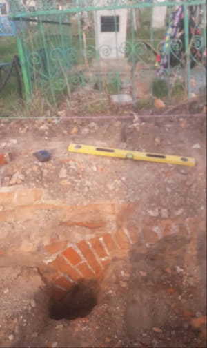 Склепи на глуховському цвинтарі