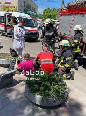 Пенсіонерка провалилася під плитку 