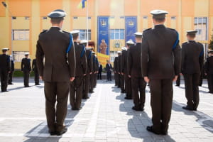 Порошенко и выпускники