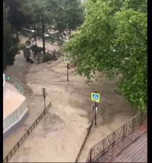 последствия непогоды в Ялте
