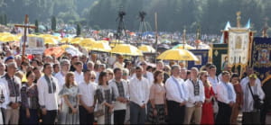 Порошенко участвует в Зарваницком паломничестве