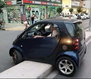 Безглуді ситуації на дорогах, від яких ви не стримаєте свого сміху