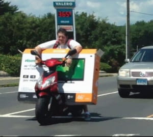 Безглуді ситуації на дорогах, від яких ви не стримаєте свого сміху