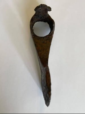 1000-летний топор с гербом князя Владимира