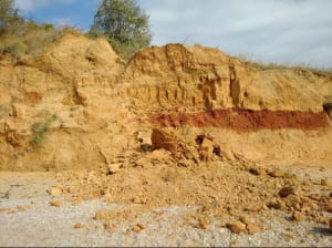 Зсув ґрунту в тимчасово окупованому Криму на нудистському пляжі 