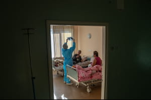 хворі на коронавірус