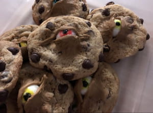 смаколики до Хелловіну, які страшно їсти