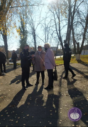 Виявили "смотрящих" за голосуванням