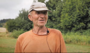 Кадры из "Здесь живет только один человек / Село Червоне"