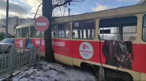 У Харкові трамвай зійшов з рейок