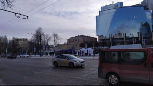 До Печерського суду прибули автозаки із силовиками