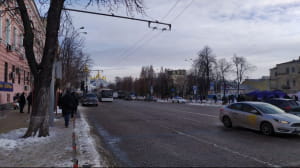 До Печерського суду прибули автозаки із силовиками
