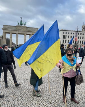 В Берлине украинская община пикетировала посольство РФ