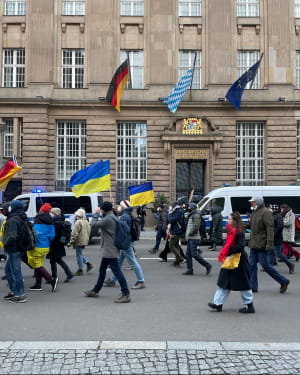 В Берлине украинская община пикетировала посольство РФ