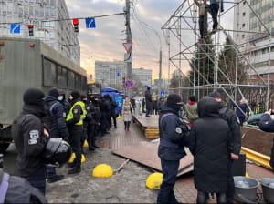 Акция в поддержку Порошенко под апелляционный судом