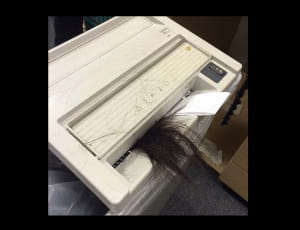 Безкоштовна стрижка на роботі 