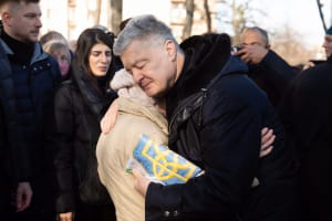 Петр и Марина Порошенко почтили героев Небесной Сотни